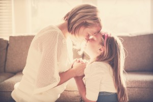 24938_Mom_&_Daughter_Prayer